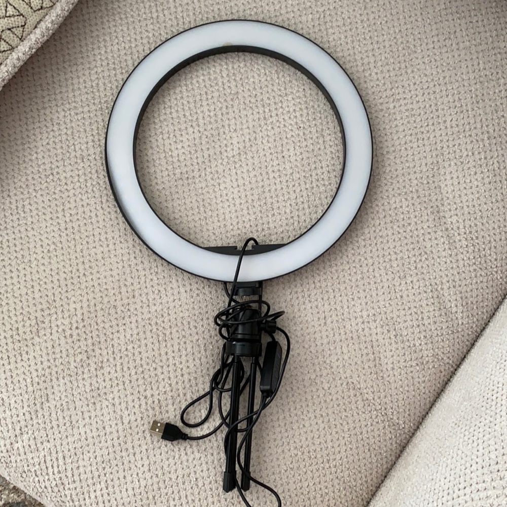Multi setting ring light